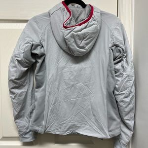 Arcteryx atom jacket women’s XS gray and pink